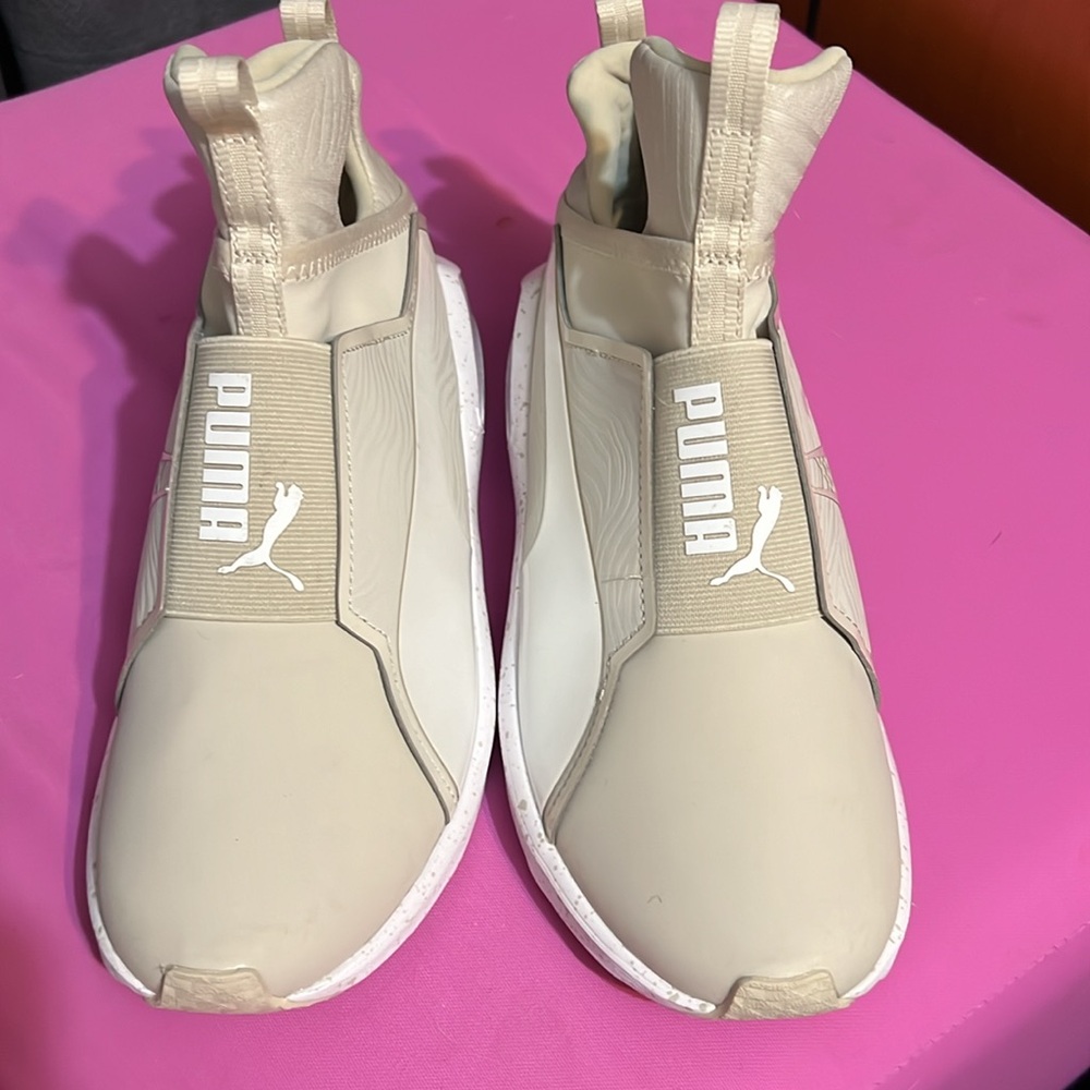 Never worn Puma